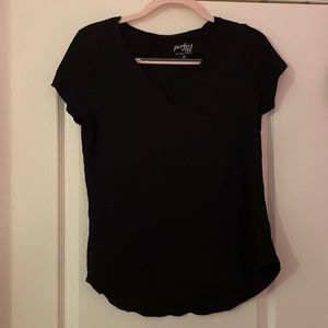 New York & Company size M short-sleeve perfect tee